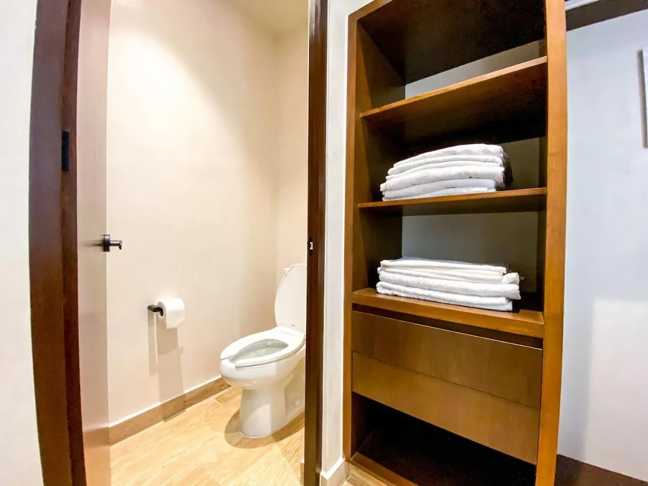 Spacious 1. 5 Bedroom Home Steps To Hunab Center And Stores Τουλούμ 0*,